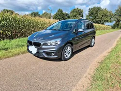 Grau Gebraucht 2017 BMW 218 Gran Tourer Advantage Van / Kleinbus | 12.900 € (Guter Preis)
