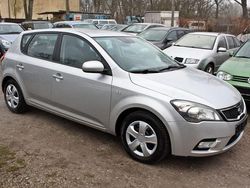 Silber Gebraucht 2012 Kia Ceed 2 Limousine | 4.999 € (Guter Preis)