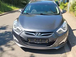 Grau Gebraucht 2014 Hyundai i40 Premium Kombi | 3.990 € (Guter Preis)