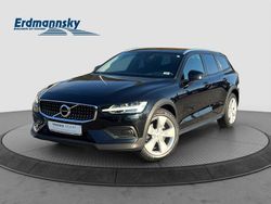 Onyx black (schwarz) Gebraucht 2022 Volvo V60 CC Kombi | 33.960 € (Guter Preis)