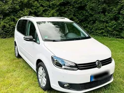 Weiß Gebraucht 2012 VW Touran Van / Kleinbus | 9.500 € (Fairer Preis)
