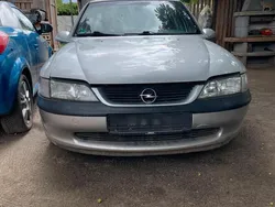 Silber Gebraucht 1996 Opel Vectra Limousine | 500 € (Superpreis)