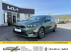 Experience grün metallic Neu 2024 Kia Ceed Spirit Limousine | 28.649 € (Fairer Preis)