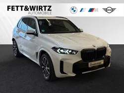 Mineralweiss metallic Gebraucht 2025 BMW X5 M Sport SUV | 92.990 € (Superpreis)
