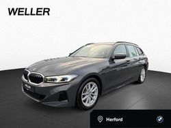 Grau Gebraucht 2024 BMW 320 Limousine | 32.880 € (Fairer Preis)
