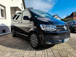 Schwarz Gebraucht 2017 VW T6 Highline Van | 36.999 € (Teuer)