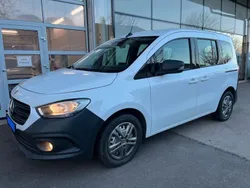 Weiß Gebraucht 2023 Mercedes Citan 113 Kombi | 14.399 €