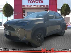 Braun Gebraucht 2024 Toyota Yaris Cross Team SUV | 29.910 € (Fairer Preis)