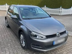 Grau Gebraucht 2015 VW Golf VII LOUNGE Limousine | 14.200 € (Fairer Preis)