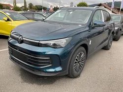 Nightshade blue metallic Neu 2025 VW Tiguan Life SUV | 49.445 € (Superpreis)