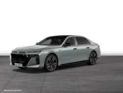 Grau Gebraucht 2024 BMW i7 Limousine | 144.290 €
