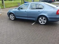 Grau Gebraucht 2009 Skoda Octavia Ambiente Limousine | 7.700 € (Fairer Preis)