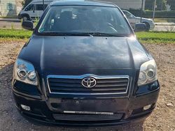Schwarz Gebraucht 2004 Toyota Avensis Limousine | 2.100 € (Etwas zu teuer)