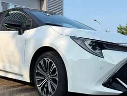 Weiß Gebraucht 2022 Toyota Corolla Team Kombi | 24.990 € (Fairer Preis)