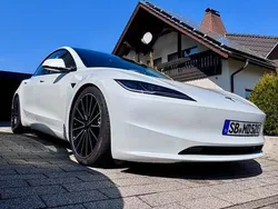 Weiß Gebraucht 2023 Tesla Model 3 Limousine | 35.500 € (Teuer)