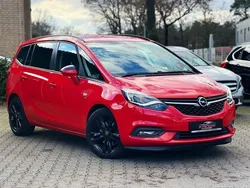 Rot Gebraucht 2017 Opel Zafira Active Van / Kleinbus | 13.990 € (Guter Preis)