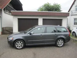Grau Gebraucht 2008 Volvo V50 Momentum Kombi | 3.990 € (Etwas zu teuer)