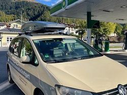 Beige Gebraucht 2017 VW Sharan S Van / Kleinbus | 7.200 €