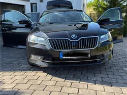 Schwarz Gebraucht 2015 Skoda Superb Limousine | 18.000 €