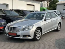 Iridiumsilber (metallic) Gebraucht 2009 Mercedes E220 Limousine | 12.880 € (Fairer Preis)