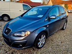 Grau Gebraucht 2015 Seat Altea Sun Van / Kleinbus | 8.990 € (Teuer)