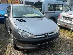 Silber Gebraucht 2001 Peugeot 206 Kleinwagen | 2.790 € (Teuer)