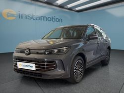 Grau Neu 2025 VW Tiguan SUV | 54.649 € (Etwas zu teuer)