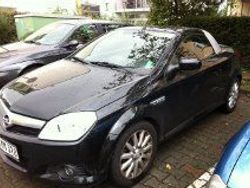 Schwarz metallic Gebraucht 2009 Opel Tigra Cabrio | 6.800 €