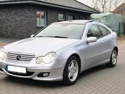 Silber Gebraucht 2007 Mercedes C200 Coupé | 2.800 €