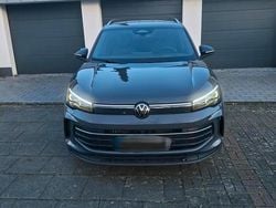Grau Gebraucht 2024 VW Tiguan Goal SUV | 30.000 €