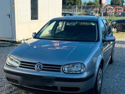 Schwarz Gebraucht 2003 VW Golf IV Kleinwagen | 1.990 € (Fairer Preis)