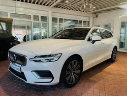 Weiß Gebraucht 2019 Volvo V60 Inscription Kombi | 27.950 € (Fairer Preis)