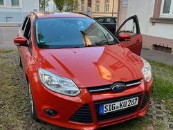 Orange Gebraucht 2011 Ford Focus Trend Limousine | 5.300 € (Fairer Preis)