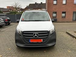 Weiß Gebraucht 2024 Mercedes Vito AMG Van / Kleinbus | 39.990 € (Teuer)