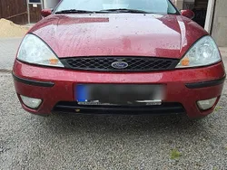 Rot Gebraucht 2004 Ford Focus Trend Kombi | 650 € (Fairer Preis)