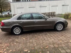 Gold Gebraucht 2008 Mercedes E200 Elegance Limousine | 10.000 € (Teuer)