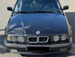 Schwarz Gebraucht 1994 BMW 525 Exclusive Kombi | 6.800 €