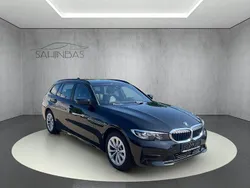 Schwarz Gebraucht 2022 BMW 318 Advantage Kombi | 19.490 € (Guter Preis)