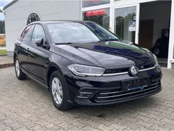 Deep black perleffekt (metallic) Gebraucht 2024 VW Polo Style Limousine | 23.790 € (Fairer Preis)