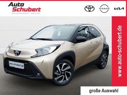 Ginger beige / night sky black Gebraucht 2024 Toyota Aygo Team Kleinwagen | 16.290 € (Fairer Preis)