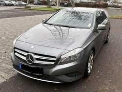 Grau Gebraucht 2013 Mercedes A180 Urban Kleinwagen | 8.900 € (Guter Preis)
