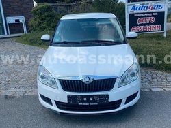 Weiß Gebraucht 2013 Skoda Fabia Ambition Kleinwagen | 3.990 €