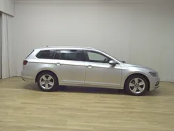 Silber Gebraucht 2020 VW Passat Elegance Kombi | 21.480 € (Guter Preis)