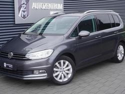 Indiumgrau metallic Gebraucht 2016 VW Touran Highline Van / Kleinbus | 19.990 € (Guter Preis)