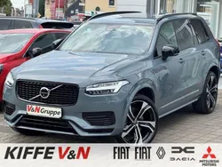 Grau Gebraucht 2022 Volvo XC90 Plus SUV | 56.450 € (Etwas zu teuer)