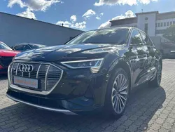 Mythosschwarz metallic Gebraucht 2022 Audi e-tron S-Line SUV | 29.950 € (Fairer Preis)