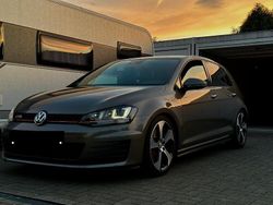 Grau Gebraucht 2015 VW Golf VII GTI Limousine | 18.500 € (Teuer)