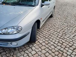 Grau Gebraucht 2000 Renault Mégane Expression Limousine | 2.399 € (Fairer Preis)