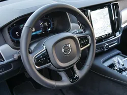 Grau Gebraucht 2023 Volvo V90 Plus Kombi | 46.440 € (Fairer Preis)