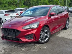 Rot Gebraucht 2021 Ford Focus ST-Line Limousine | 19.900 € (Guter Preis)